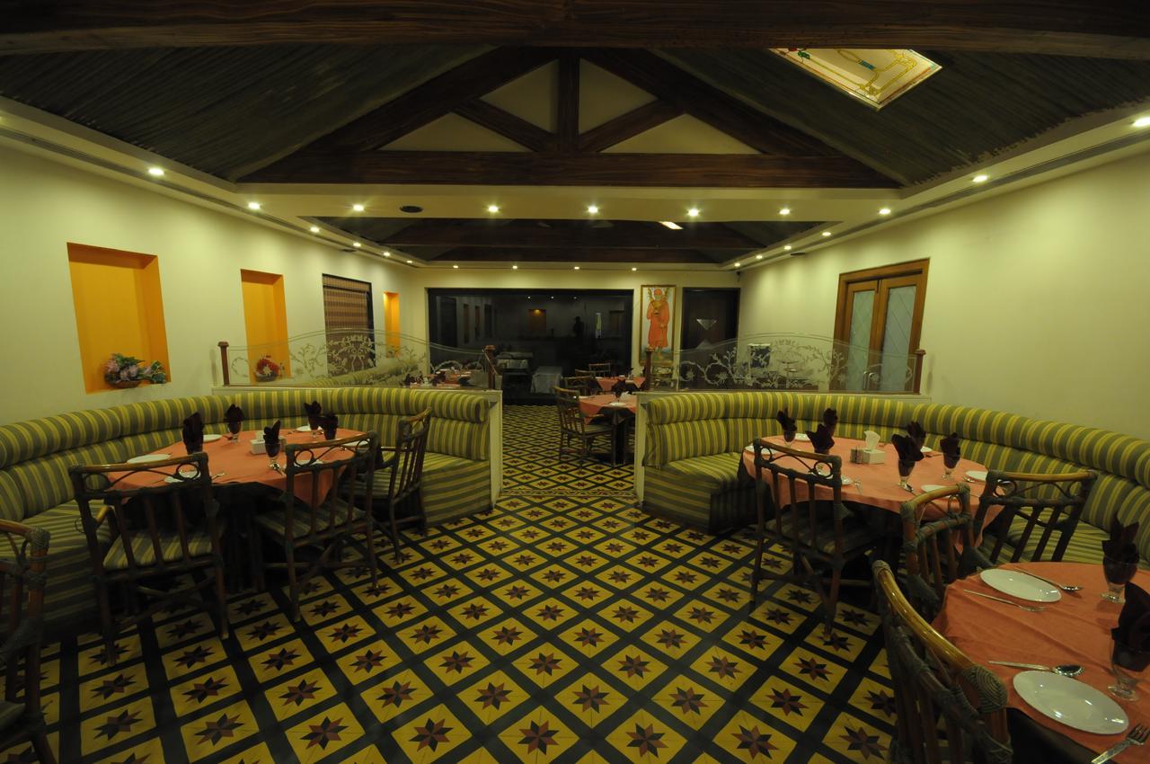 Hotel Grape City Насик Экстерьер фото