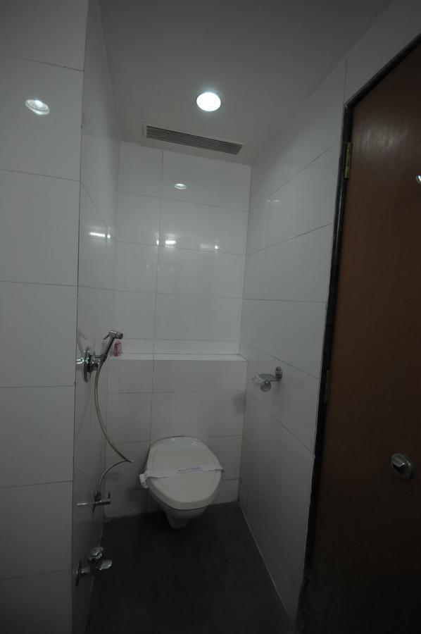 Hotel Grape City Насик Экстерьер фото