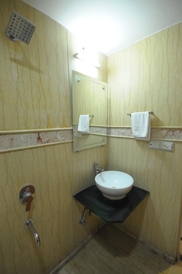 Hotel Grape City Насик Экстерьер фото